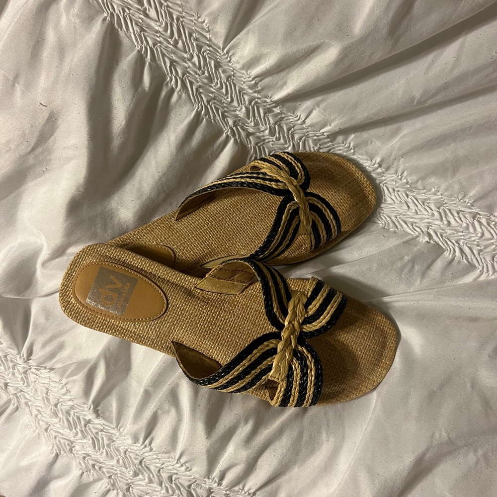 Like New Dolce Vita Atomic Sandals